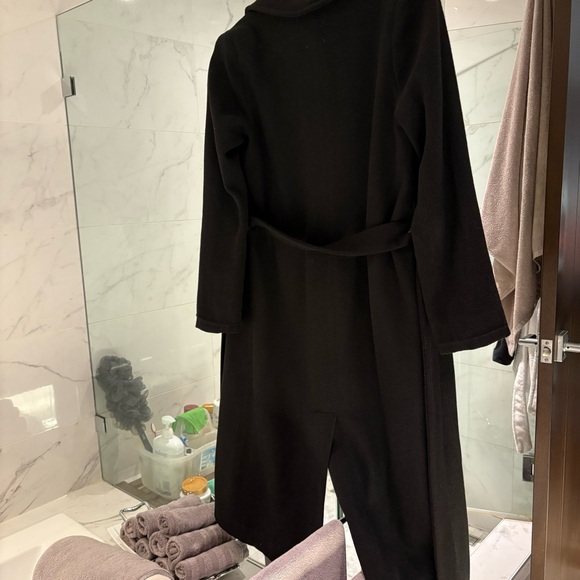 black coat - Picture 6 of 7